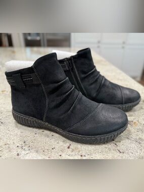 CLARKS COLLECTION Caroline Derby Suede Boots Booties "NWOT"
